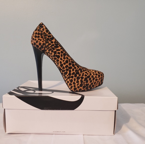 Nine West platform pump - Picture 2 of 3